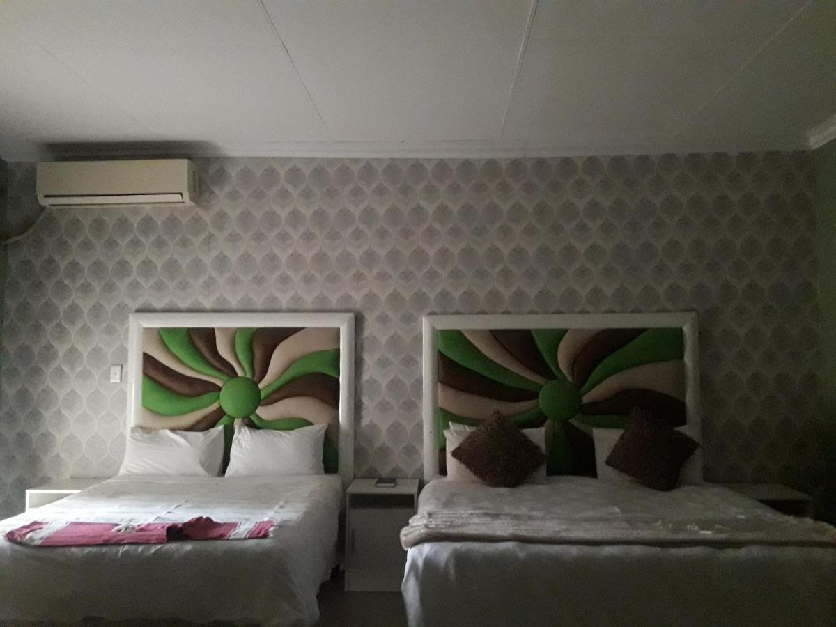 Vakhusi Guesthouse Malamulele Buitenkant foto