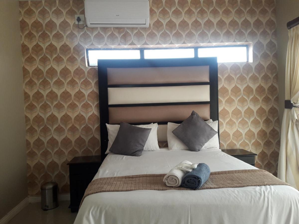 Vakhusi Guesthouse Malamulele Buitenkant foto